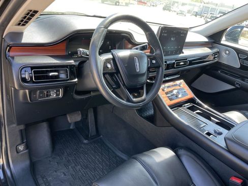 Used 2023 Lincoln Aviator Reserve w/ Equipment Group 201A image 11