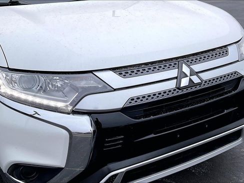 Used 2019 Mitsubishi Outlander ES image 34
