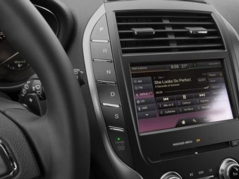 Used 2017 Lincoln MKC Select image 11