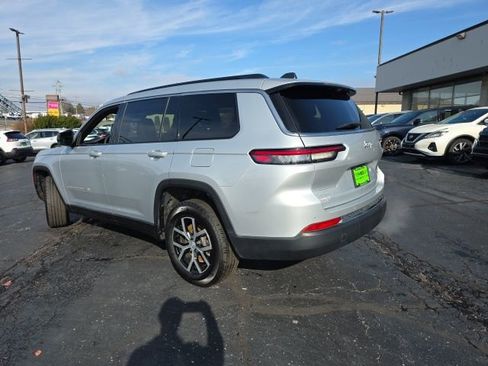 Used 2024 Jeep Grand Cherokee L Limited w/ Luxury Tech Group II image 4