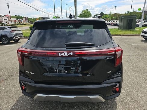 Used 2025 Kia Seltos S image 7