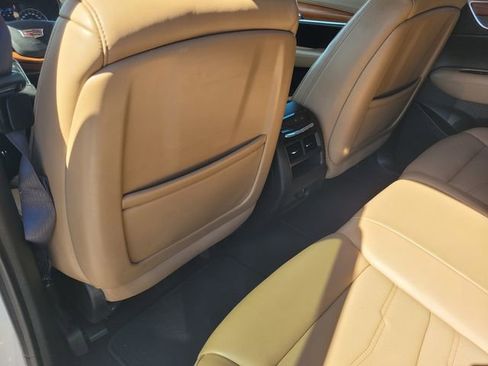 Used 2017 Cadillac XT5 Platinum w/ Driver Assist Package image 14