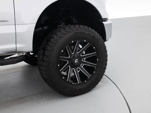 Used 2016 Ford F150 XLT w/ Equipment Group 302A Luxury AWD/4WD image 19