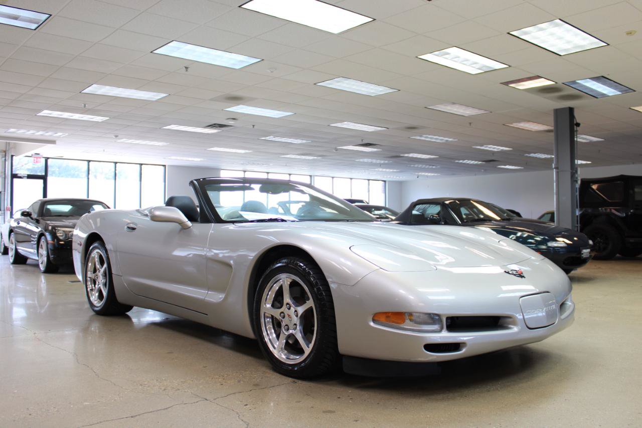 Used 2004 Chevrolet Corvette Convertible w/ Preferred Equipment Group RWD image 29