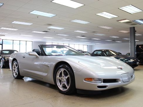 Used 2004 Chevrolet Corvette Convertible w/ Preferred Equipment Group image 29