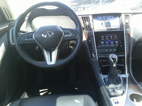 Used 2019 INFINITI Q50 Luxe w/ Essential Package (3.0T Luxe) AWD/4WD image 23