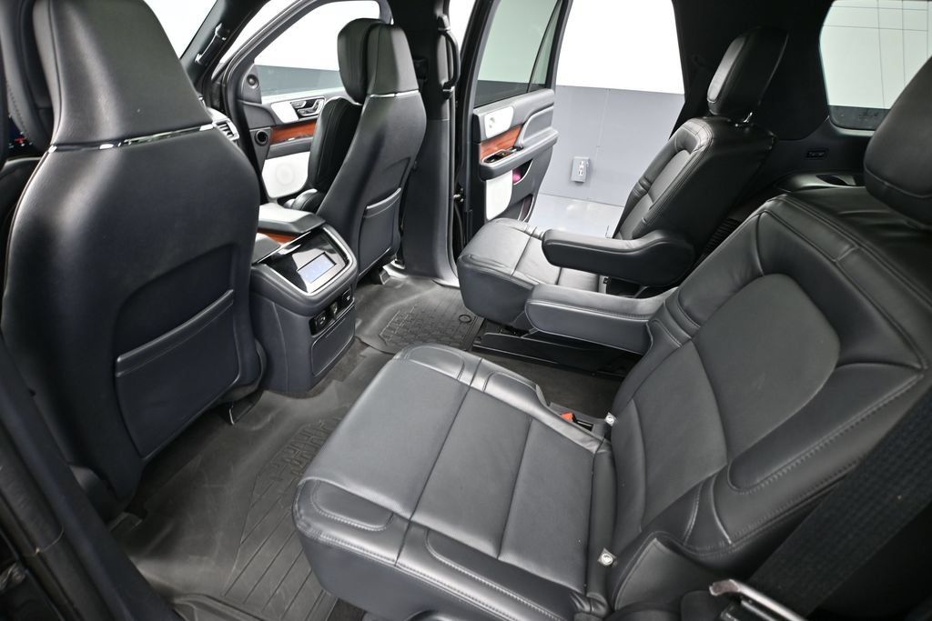 Used 2022 Lincoln Navigator Reserve w/ Equipment Group 201A AWD/4WD image 31