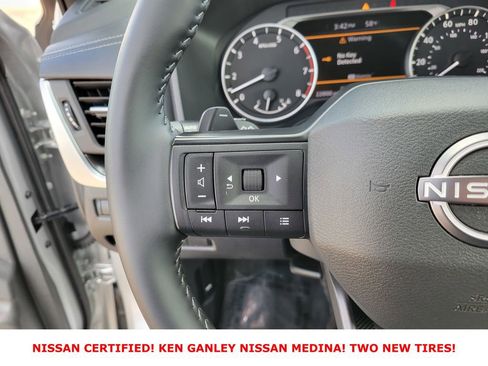 Certified 2025 Nissan Rogue SV image 30