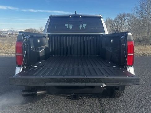 Used 2024 Toyota Tacoma TRD Off-Road image 6