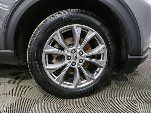 Used 2023 Ford Explorer XLT w/ Equipment Group 202A image 15