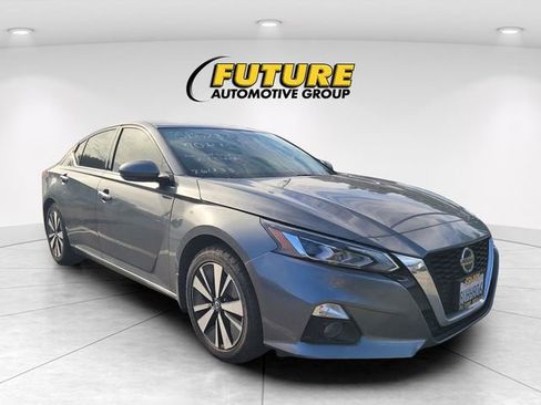Used 2020 Nissan Altima 2.5 SV FWD image 1