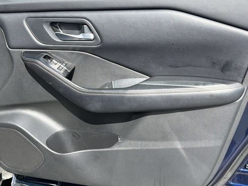 Used 2025 Nissan Rogue SV AWD/4WD image 33