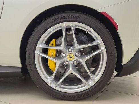 Used 2026 Ferrari Roma Spider RWD image 15