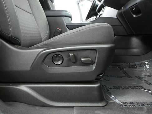 Used 2024 GMC Yukon XL SLE image 50