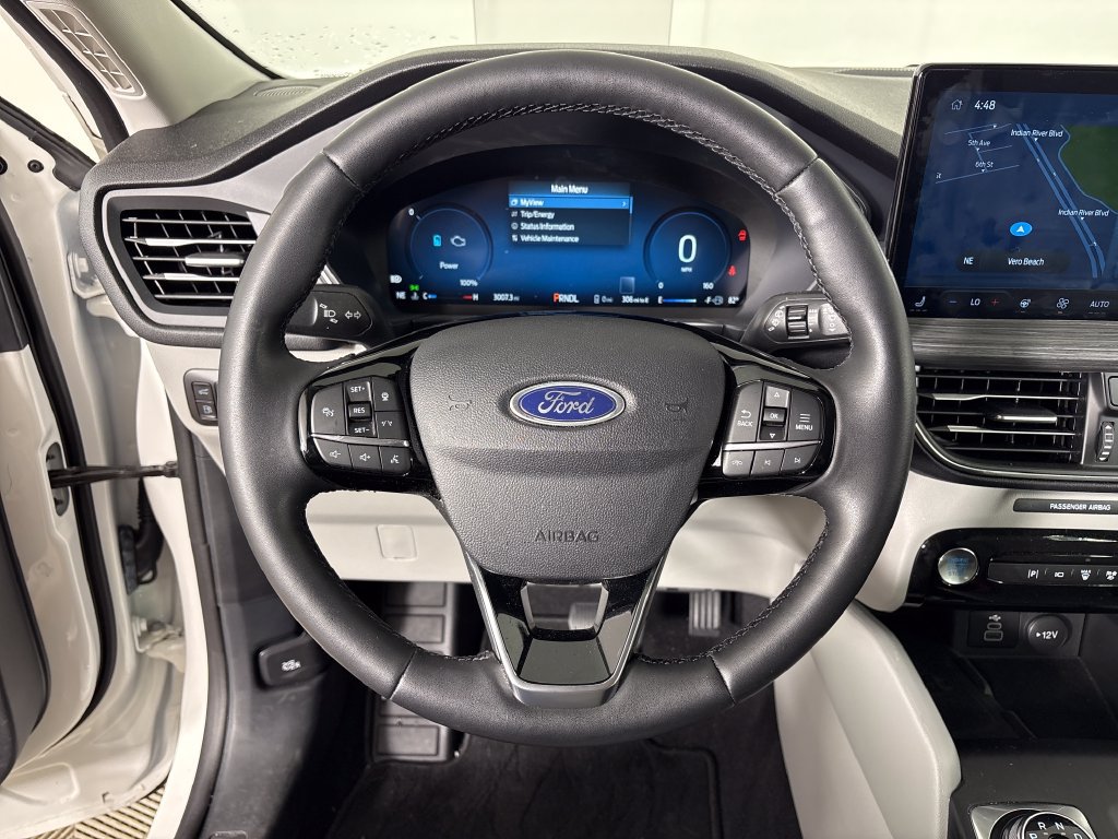 Certified 2025 Ford Escape SE w/ PHEV Premium Package FWD image 17