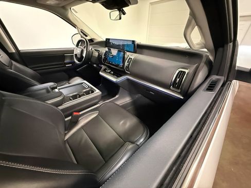 Used 2025 Ford Expedition Max Platinum image 60