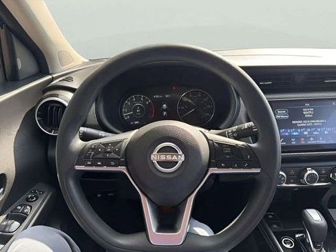 Used 2023 Nissan Kicks SV FWD image 9