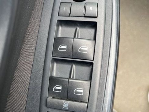 Certified 2016 Jeep Cherokee Sport FWD image 17