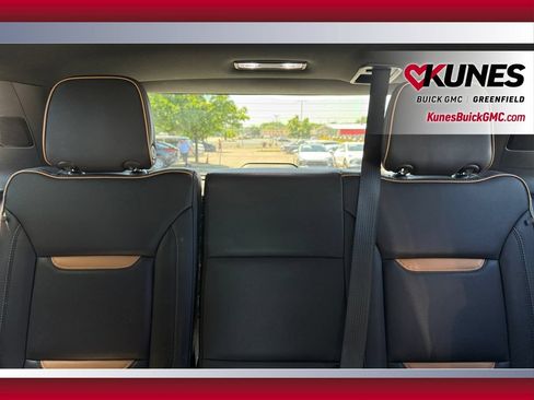 Used 2023 GMC Yukon AT4 w/ Technology Package AWD/4WD image 32
