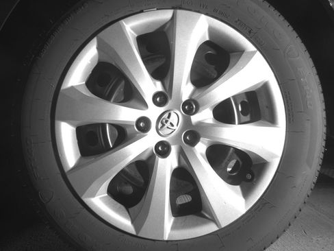 Used 2025 Toyota Corolla LE FWD image 14
