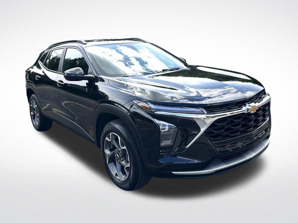Used 2024 Chevrolet Trax LT w/ Driver Confidence Package FWD image 8