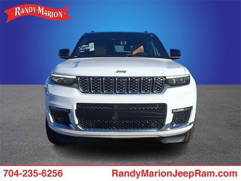 Used 2024 Jeep Grand Cherokee L Summit image 2