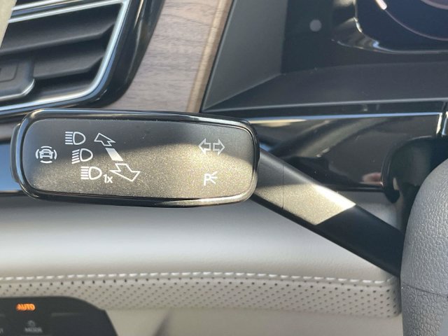 Certified 2026 Volkswagen Atlas SE FWD image 25