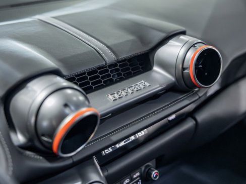 Used 2019 Ferrari 812 Superfast image 25