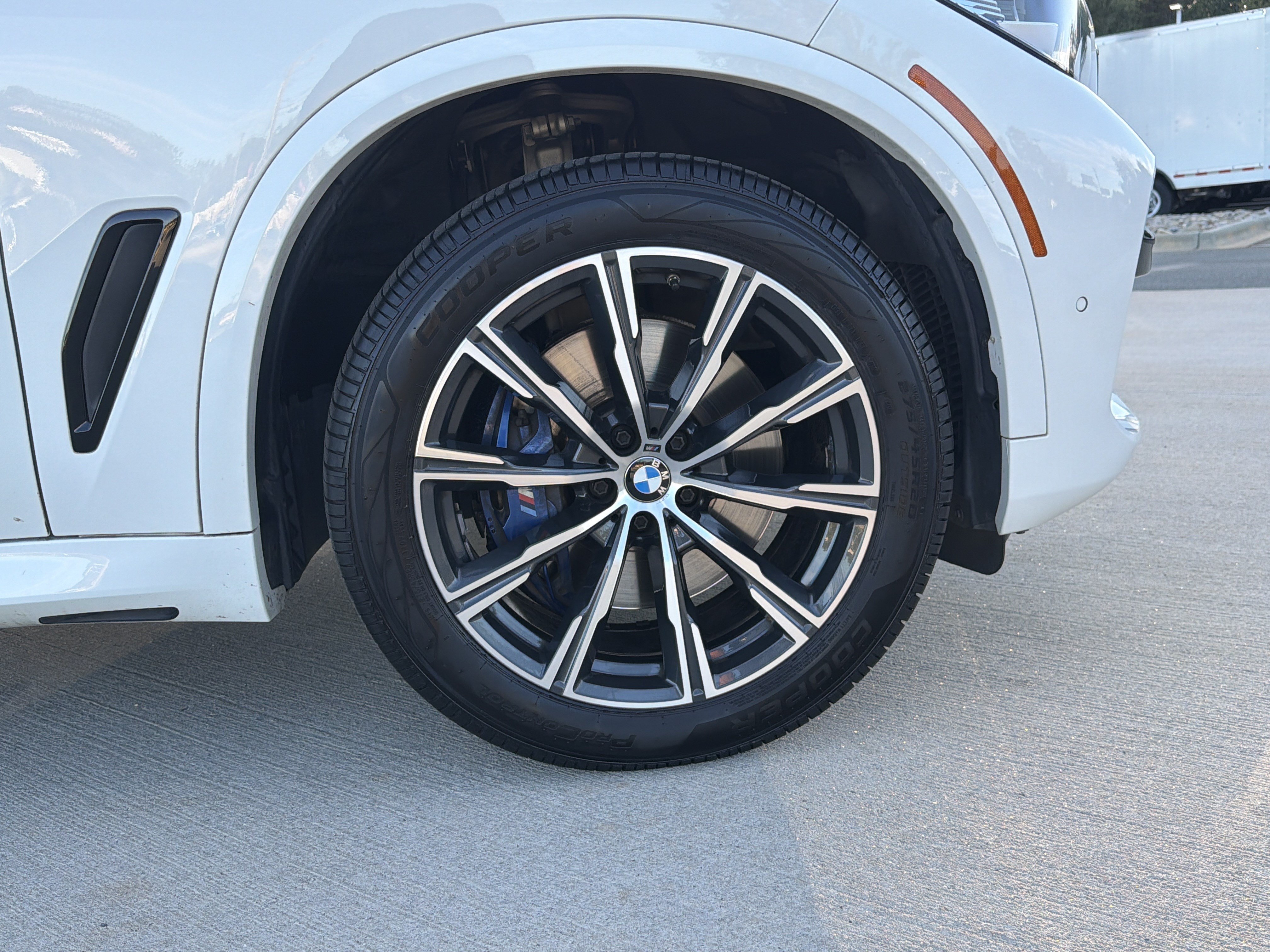 Used 2023 BMW X5 sDrive40i w/ M Sport Package RWD image 13