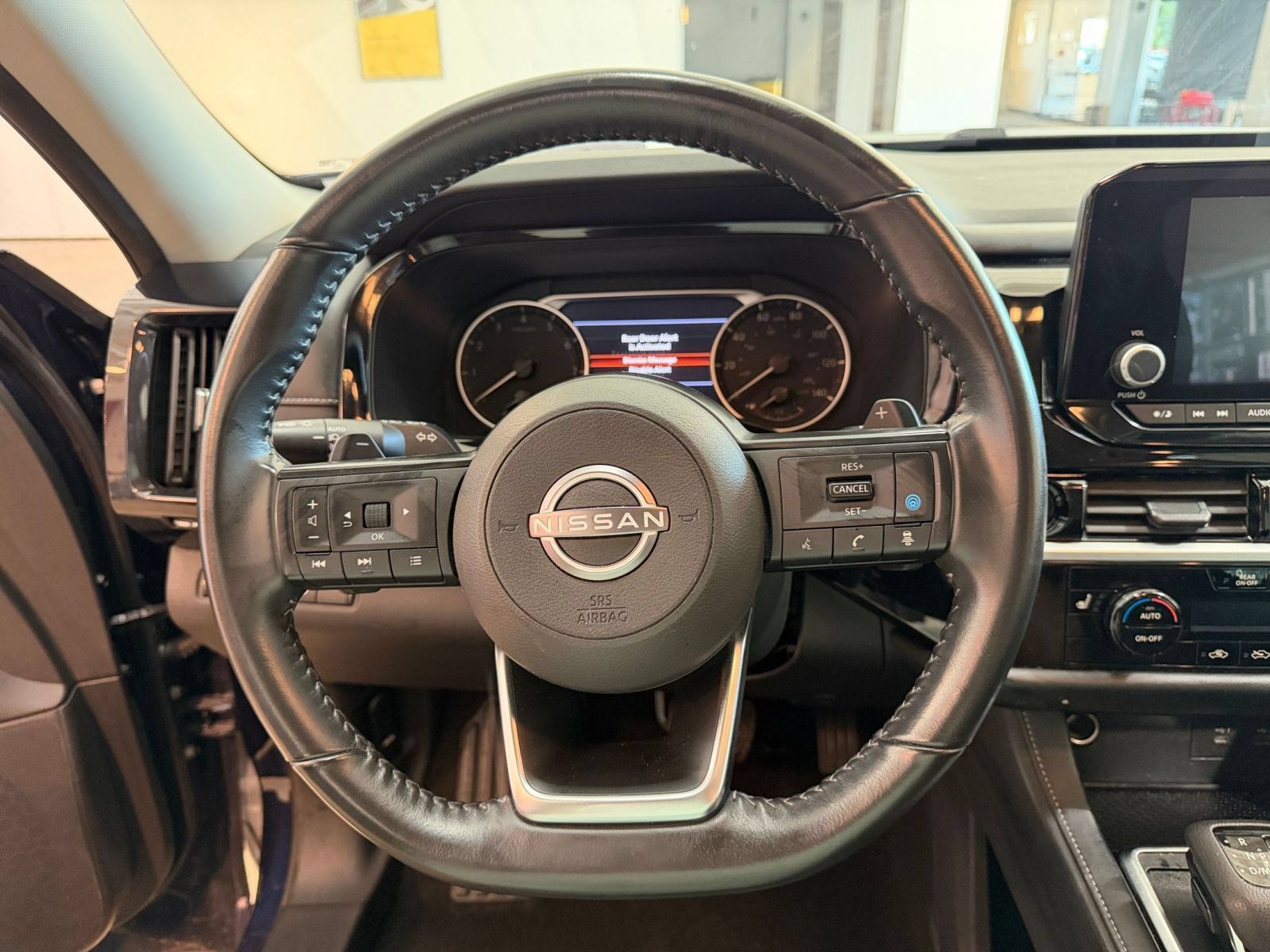 Used 2025 Nissan Pathfinder SV FWD image 28