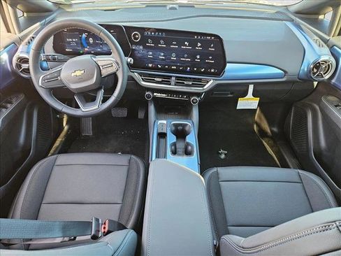 New 2026 Chevrolet Equinox EV LT image 13