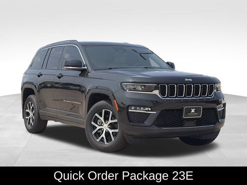 Used 2023 Jeep Grand Cherokee Limited w/ Trailer Tow Prep Group (B) AWD/4WD image 2