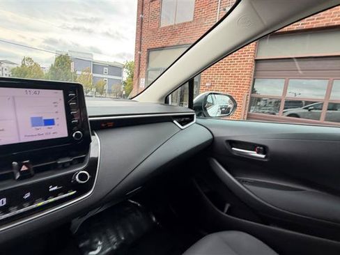 Used 2020 Toyota Corolla LE FWD image 39