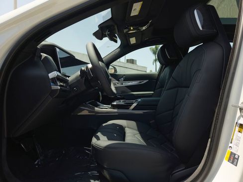New 2026 BMW i7 eDrive50 w/ M Sport Package RWD image 8