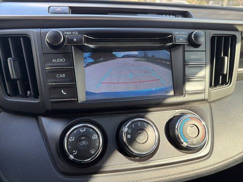 Used 2017 Toyota RAV4 LE image 15