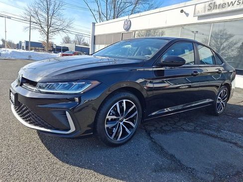 New 2026 Volkswagen Jetta SE image 2