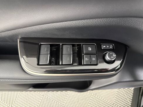 New 2026 Toyota Crown Platinum image 25