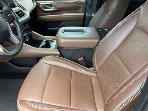 Used 2023 Chevrolet Tahoe High Country AWD/4WD image 11