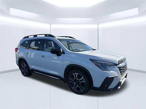 Used 2025 Subaru Ascent Touring AWD/4WD image 8