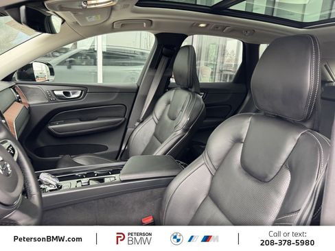 Used 2024 Volvo XC60 B5 Ultimate w/ Protection Package Premier image 17