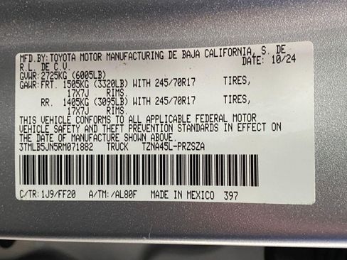 Used 2024 Toyota Tacoma SR5 AWD/4WD image 33