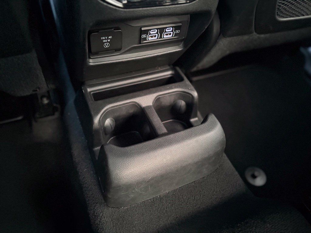Used 2023 Jeep Grand Cherokee L Laredo AWD/4WD image 17