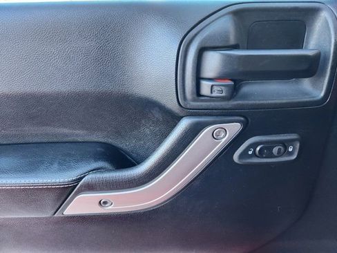 Used 2017 Jeep Wrangler Unlimited Rubicon image 24