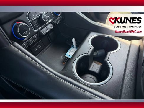 Used 2023 Chevrolet Suburban Premier AWD/4WD image 28