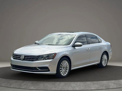 Used 2016 Volkswagen Passat 1.8T SE FWD image 7