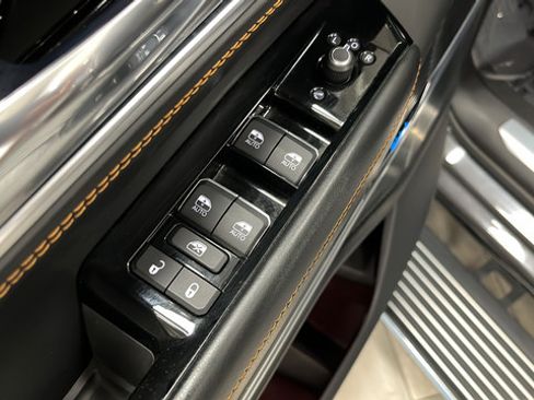 Used 2022 Jeep Grand Wagoneer Series III w/ Rear Seat Video Group 1 AWD/4WD image 21
