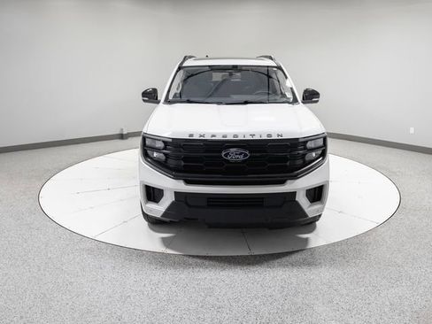 Used 2025 Ford Expedition Active AWD/4WD image 31