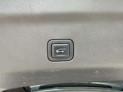 Used 2023 Chevrolet Tahoe High Country image 34