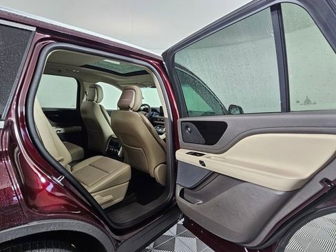 Used 2020 Lincoln Aviator Reserve w/ Equipment Group 201A image 15