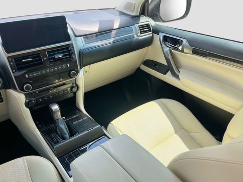 Used 2022 Lexus GX 460 Premium w/ Premium Package AWD/4WD image 25